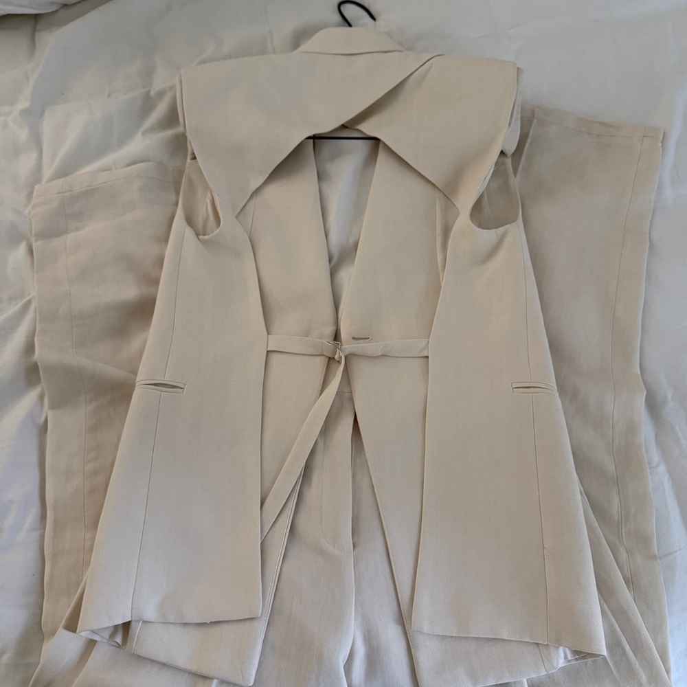 Victoria Beckham Mango Cream set - Picture 7 of 10